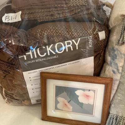 Comforter Sets, Drapes, Pillows