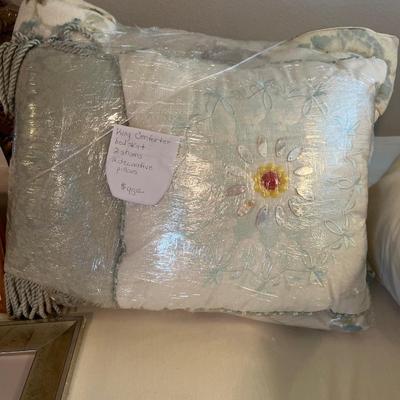 Comforter Sets, Drapes, Pillows