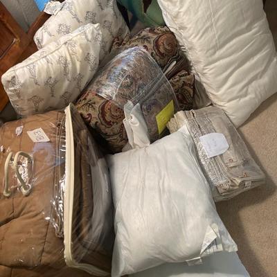 Comforter Set and Pillows