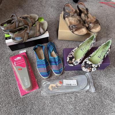 Täōs Footwear, Vionic, and Other Women’s Casual Shoes and Inserts - Size 11 (GB2-DZ)