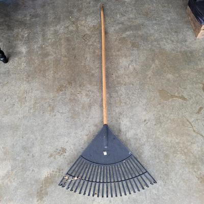 Yard Tools and Hose (G-EL)