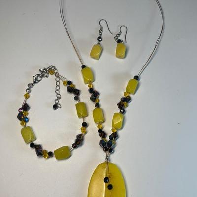 Necklace, Bracelet & Earrings set