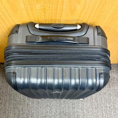 Ricardo Beverly Hills Hardside Spinner Suitcase - Carry-on Size (1 of 2 on AUCTION)