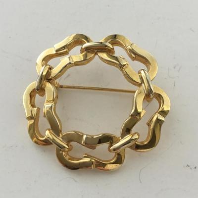 Gold tone vintage brooch