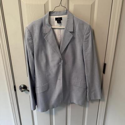 Burberry, Brooks Brothers, and More Women’s Pant Suite and Blazers - Size 12-16 (GB2-DZ)