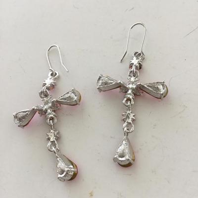 Unmarked pink rhinestone dangle earrings