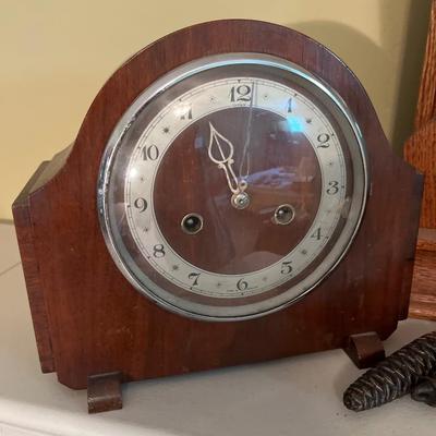 Clocks & Clocks