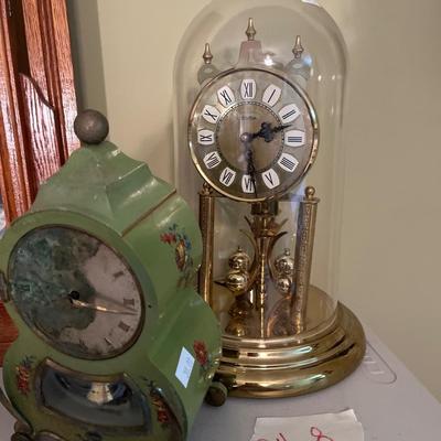 Clocks & Clocks