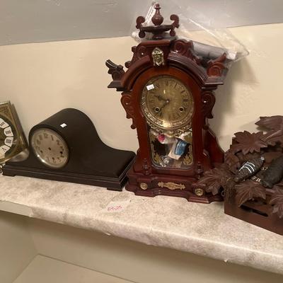 3 clocks, 1 cuckoo clock