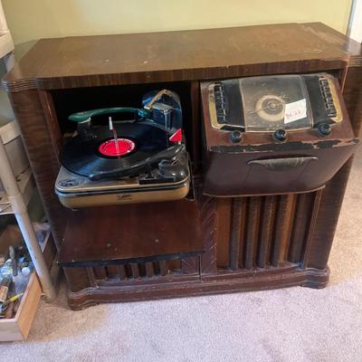 Vintage radio and phonograph