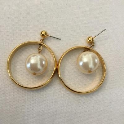 Cute gold tone faux pearl earrings