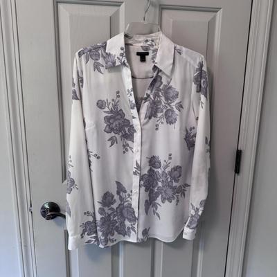 Assortment of Women’s Casual Tops - Size M-XL (GB2-DZ)