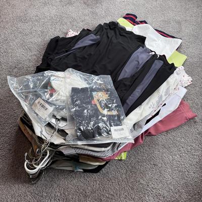 Assortment of Women’s Casual Tops - Size M-XL (GB2-DZ)