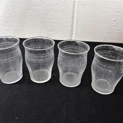 Drinking glasses (4)