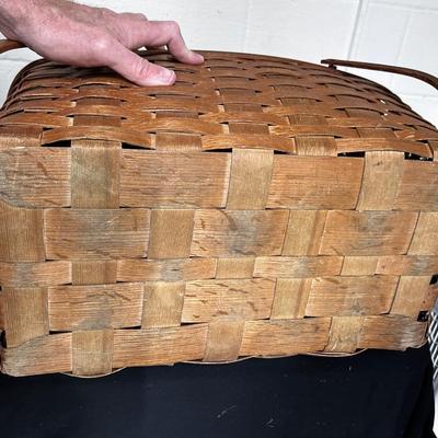 Vintage Picnic Basket + contents