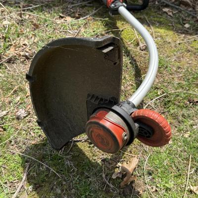 LOT 2S: Black & Decker Weed Wacker GH3000 Grass Hog NST2018 & Edge Hog
