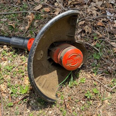 LOT 2S: Black & Decker Weed Wacker GH3000 Grass Hog NST2018 & Edge Hog