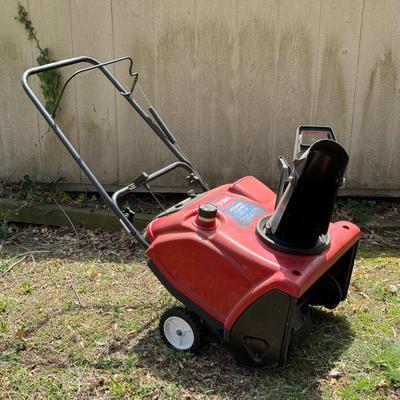 LOT 3S: Toro Power Clear 210R Snow Blower