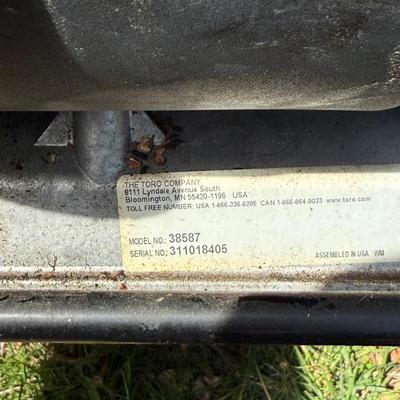 LOT 3S: Toro Power Clear 210R Snow Blower