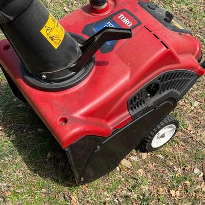 LOT 3S: Toro Power Clear 210R Snow Blower