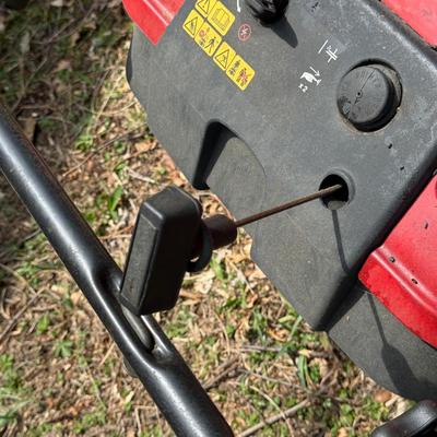 LOT 3S: Toro Power Clear 210R Snow Blower