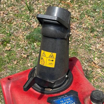 LOT 3S: Toro Power Clear 210R Snow Blower
