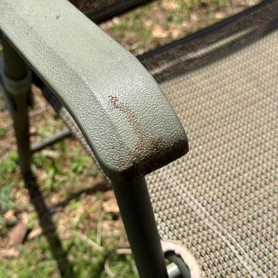 LOT 5S: Outdoor Patio Table w/ Folding Chairs & Umbrella Stand