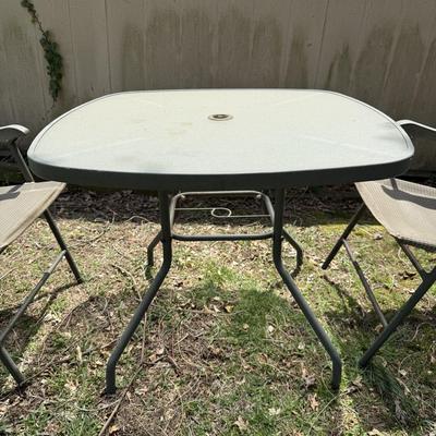 LOT 5S: Outdoor Patio Table w/ Folding Chairs & Umbrella Stand