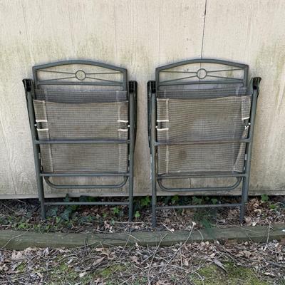 LOT 5S: Outdoor Patio Table w/ Folding Chairs & Umbrella Stand