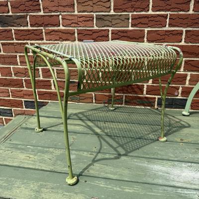 LOT 7P: Green Outdoor Patio Furniture