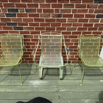 LOT 7P: Green Outdoor Patio Furniture