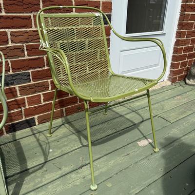 LOT 7P: Green Outdoor Patio Furniture