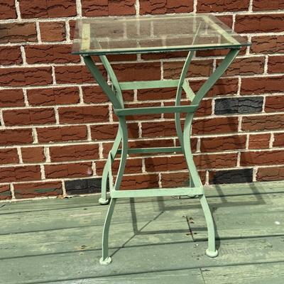 LOT 7P: Green Outdoor Patio Furniture