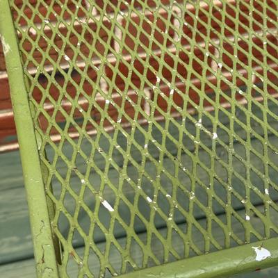 LOT 7P: Green Outdoor Patio Furniture
