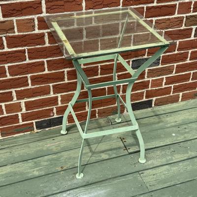 LOT 7P: Green Outdoor Patio Furniture