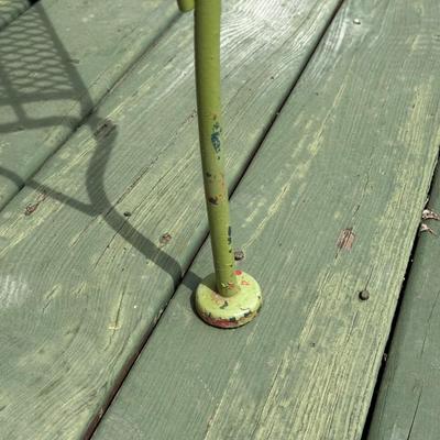 LOT 7P: Green Outdoor Patio Furniture