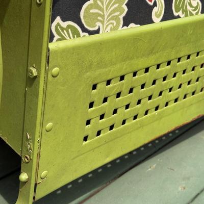 LOT 7P: Green Outdoor Patio Furniture