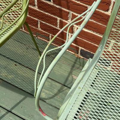 LOT 7P: Green Outdoor Patio Furniture