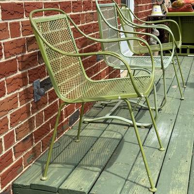 LOT 7P: Green Outdoor Patio Furniture