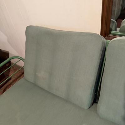 LOT 7P: Green Outdoor Patio Furniture