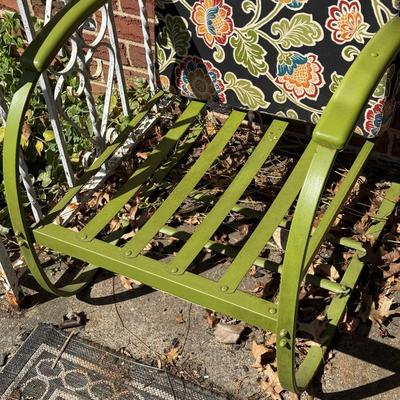 LOT 7P: Green Outdoor Patio Furniture