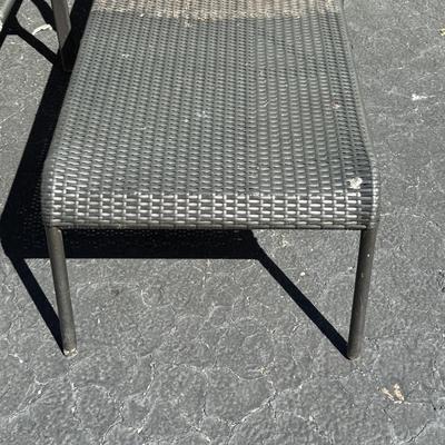 LOT 8S: Wicker Patio Lounge Chairs & Swivel Chairs