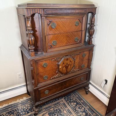 LOT 9X: Vintage Tallboy Dresser