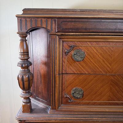 LOT 9X: Vintage Tallboy Dresser