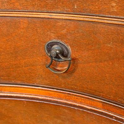 LOT 12X: Beautiful Vintage Dresser