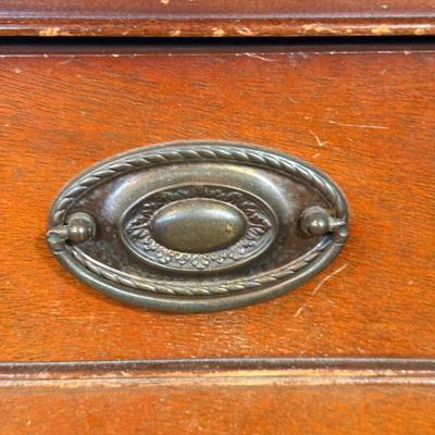 LOT 12X: Beautiful Vintage Dresser