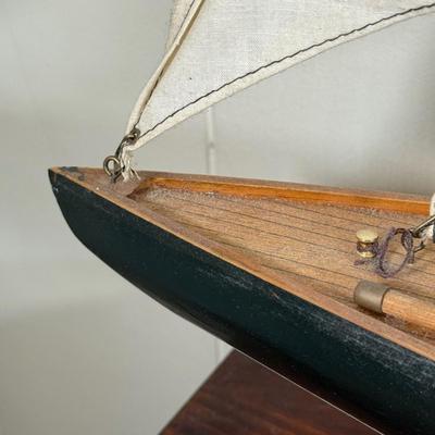 LOT 15X: Vintage Wooden Model Ship