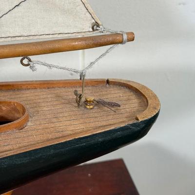 LOT 15X: Vintage Wooden Model Ship