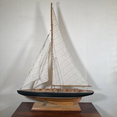 LOT 15X: Vintage Wooden Model Ship
