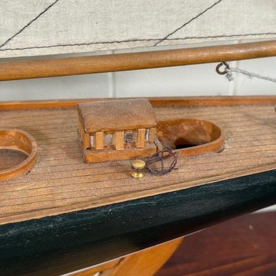LOT 15X: Vintage Wooden Model Ship